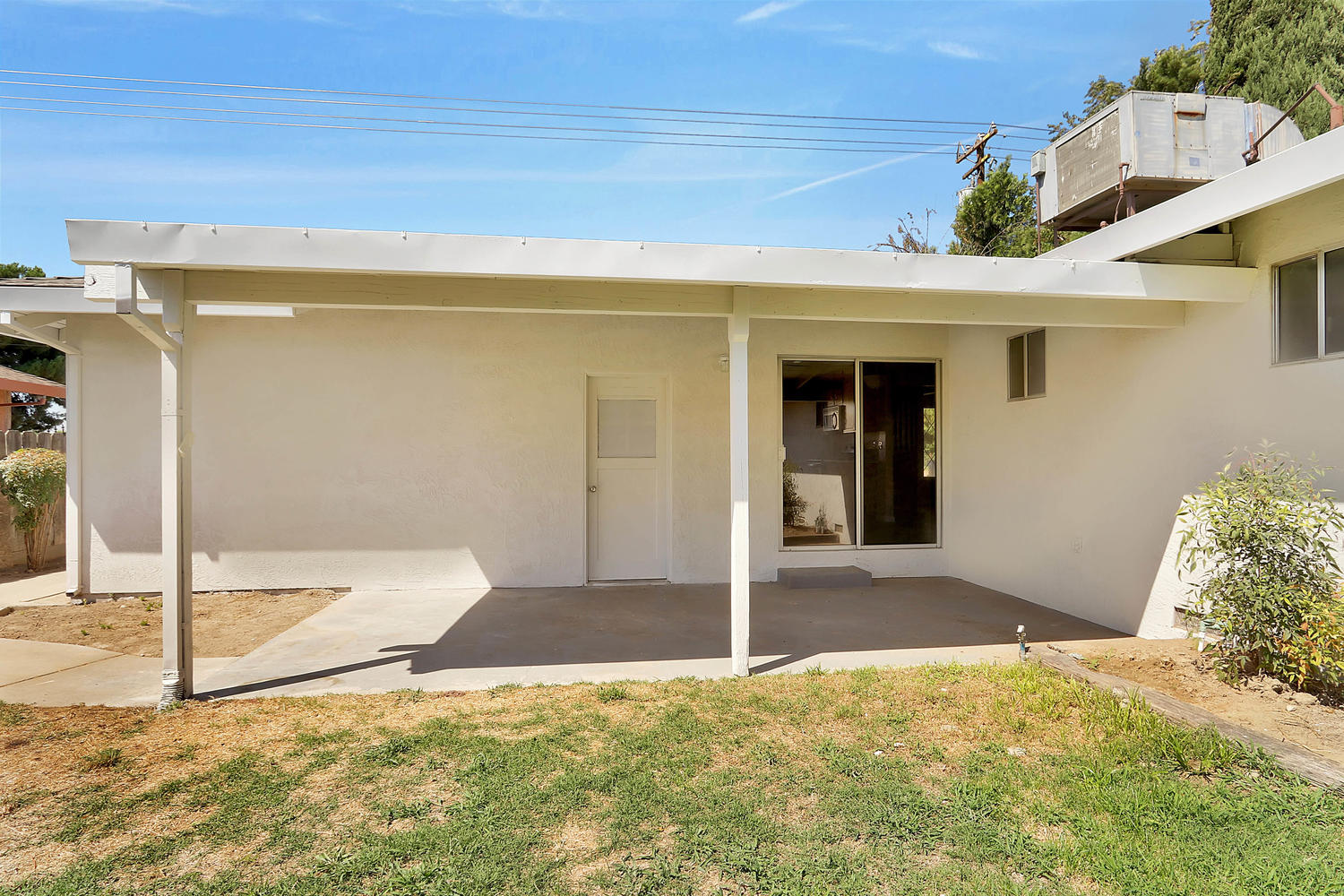 JUST REMODELED!!! MOVE IN READY 3/2 RANCH STYLE HOME! 19781 American